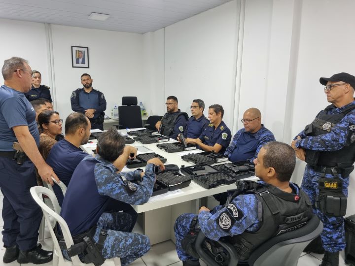 Guardas municipais de Maceió recebem pistolas berettas 9mm