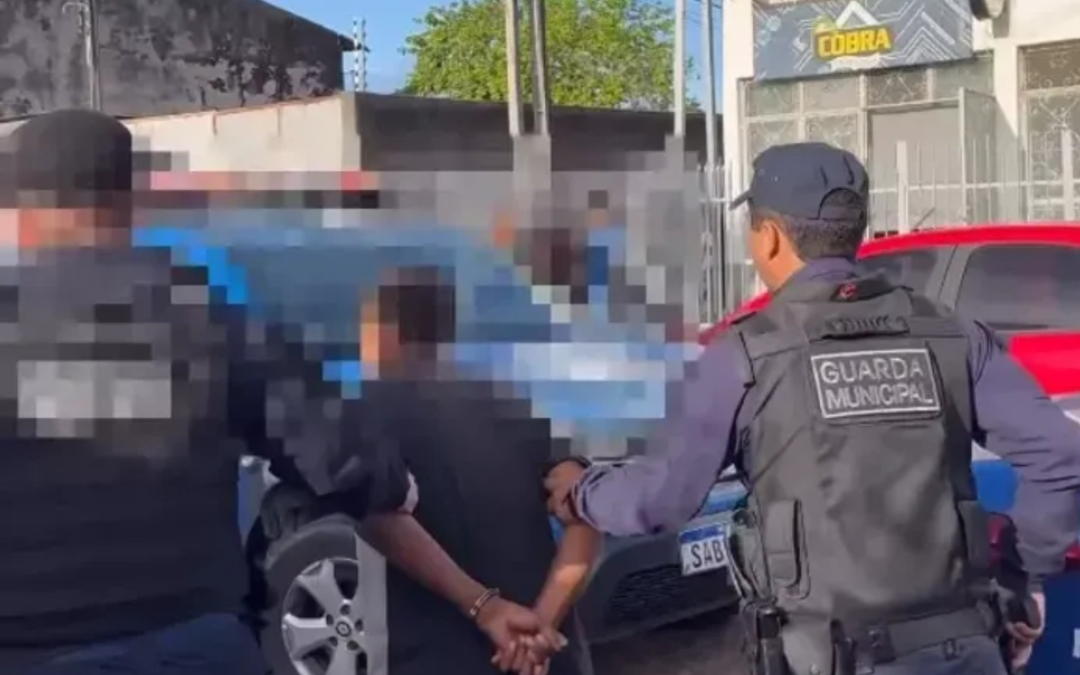 Guarda Municipal de Maceió prende homem que atacou enfermeira em frente ao Hospital Portugal Ramalho