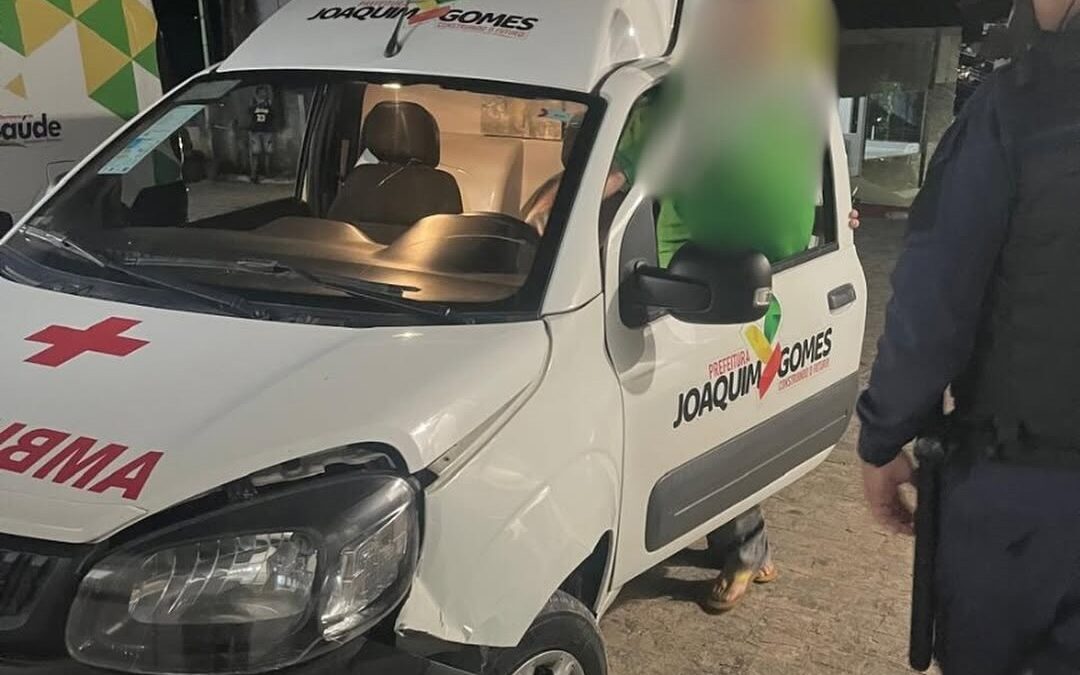 Guarda Municipal de Joaquim Gomes atende ocorrência de colisão entre moto e ambulância